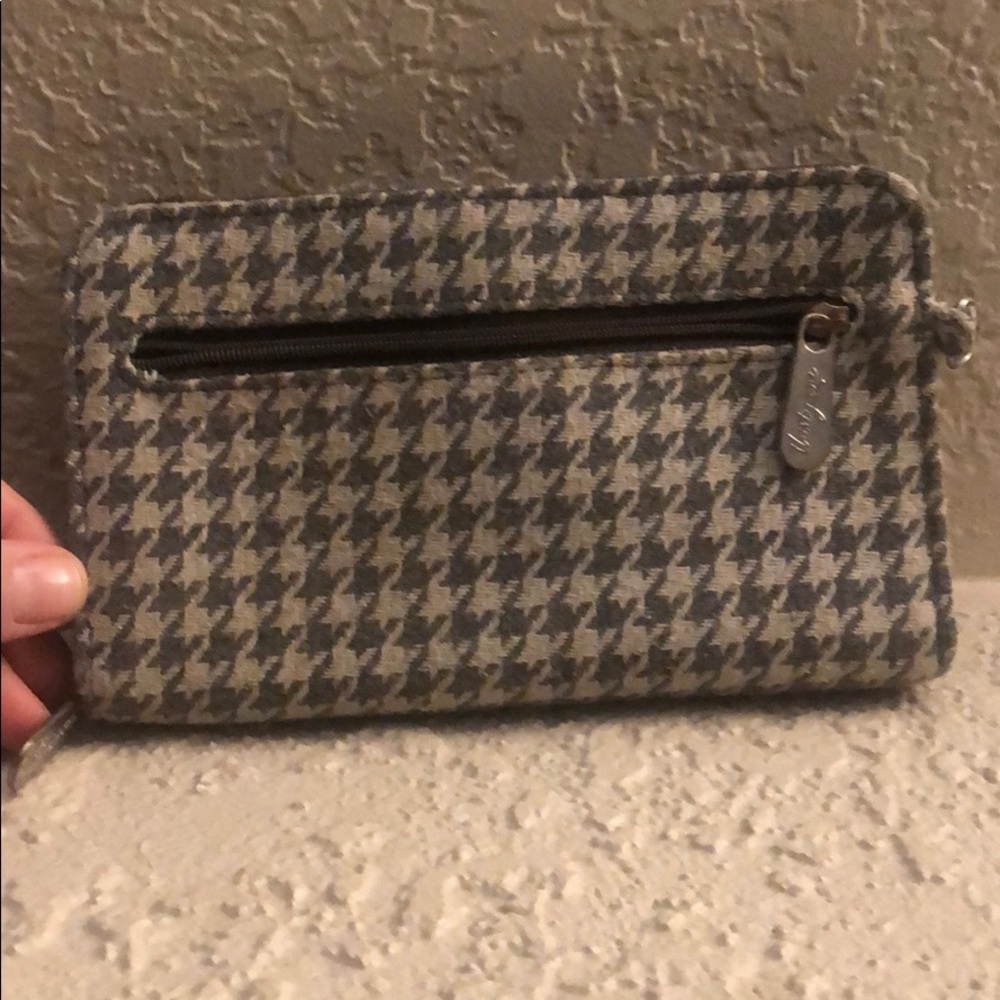Thirty-one Wallet - FREE W/PURCHASE - Picture 3 of 8